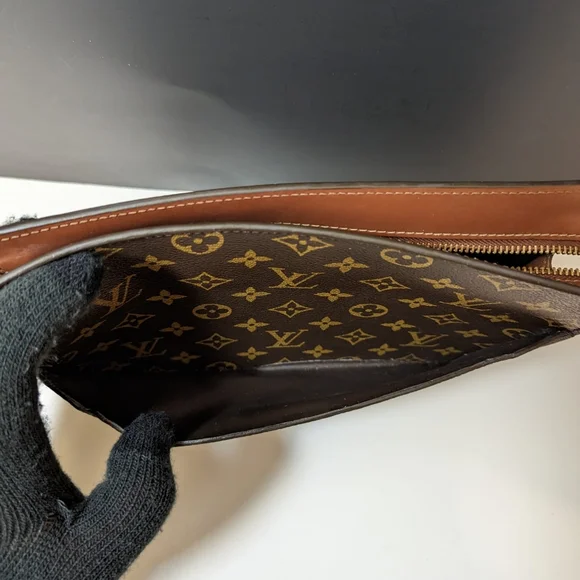 💎Authentic Louis Vuitton Homme Pochette Clutch monogram converted to crossbody - Picture 6 of 16